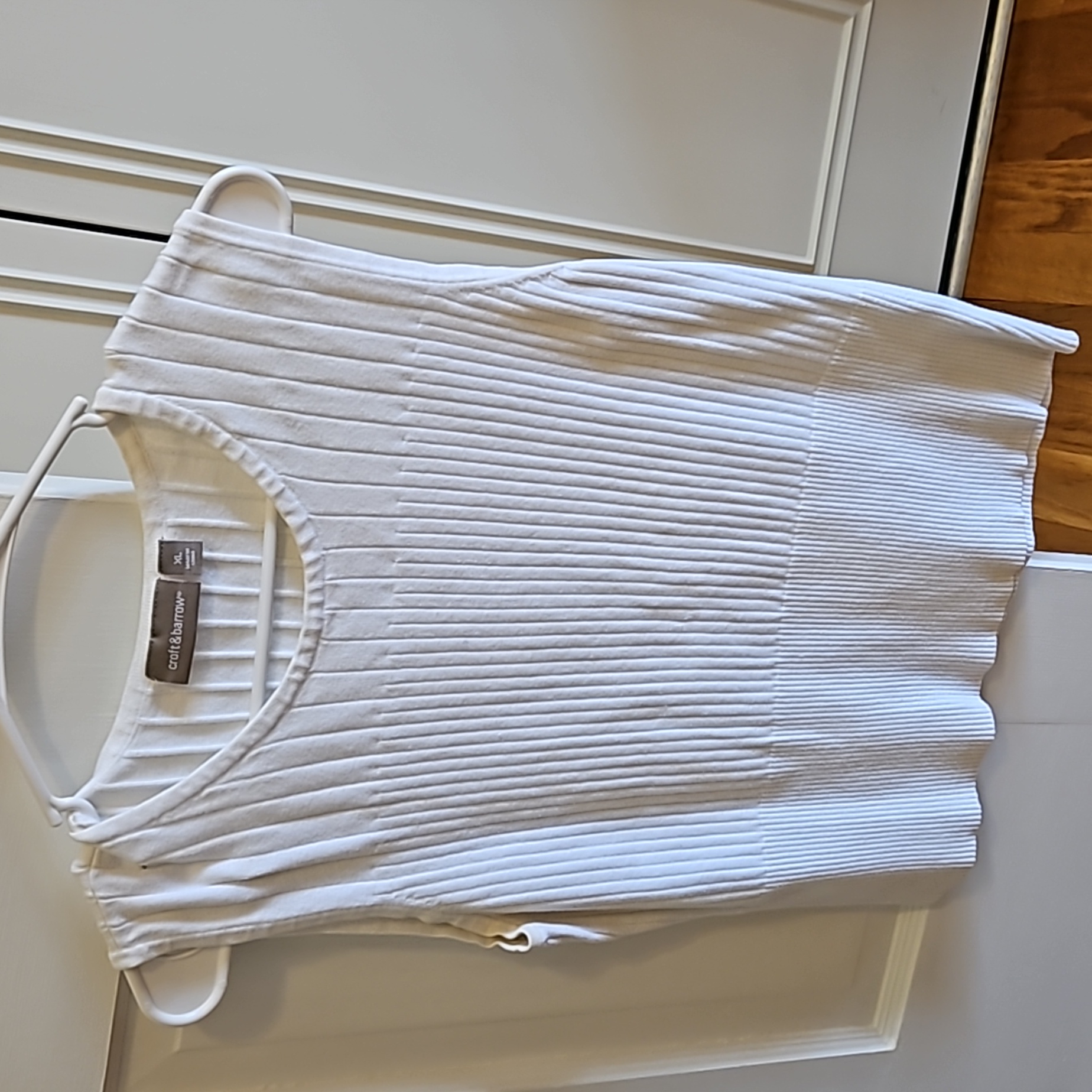 Sleevless Sweater